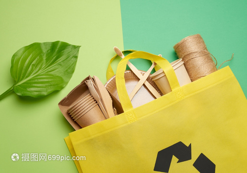 色彩中的匠心 當(dāng)棕手工藝紙邂逅黃色紡織袋與一次餐具